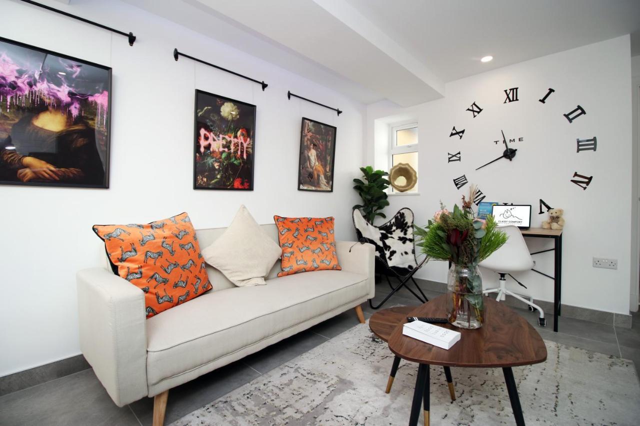 New Spacious 2 Bed Getaway - Private Courtyard! - Underfloor Heating カーディフ エクステリア 写真
