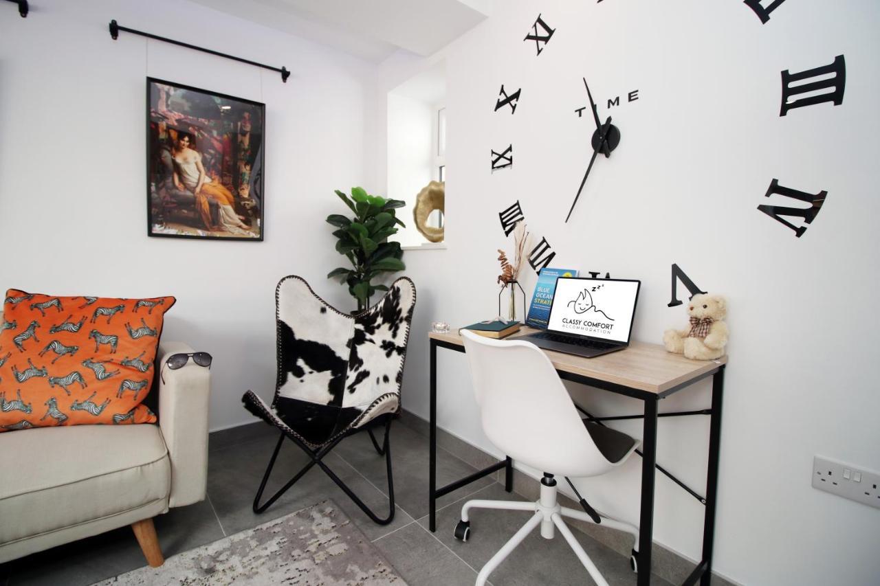 New Spacious 2 Bed Getaway - Private Courtyard! - Underfloor Heating カーディフ エクステリア 写真