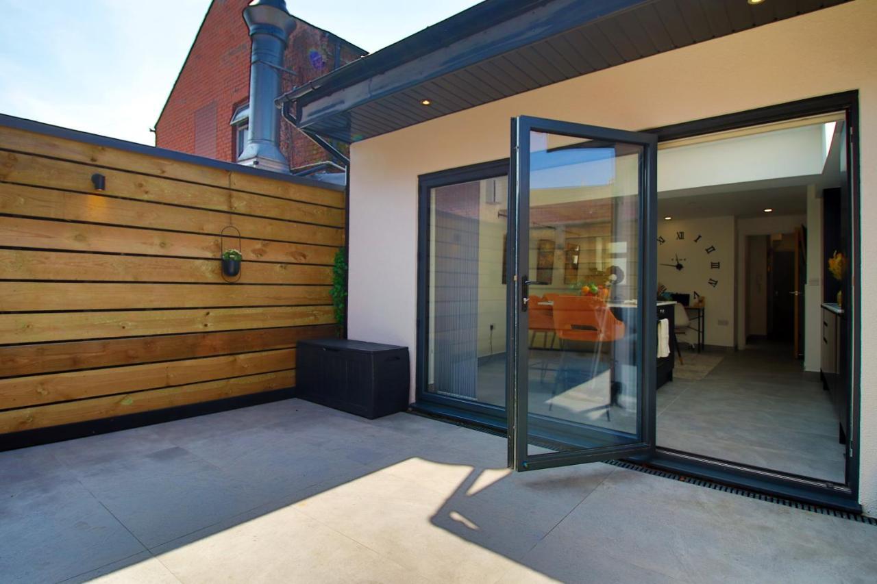 New Spacious 2 Bed Getaway - Private Courtyard! - Underfloor Heating カーディフ エクステリア 写真